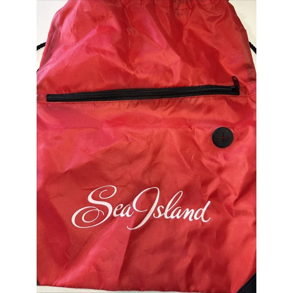 Unbranded sea island